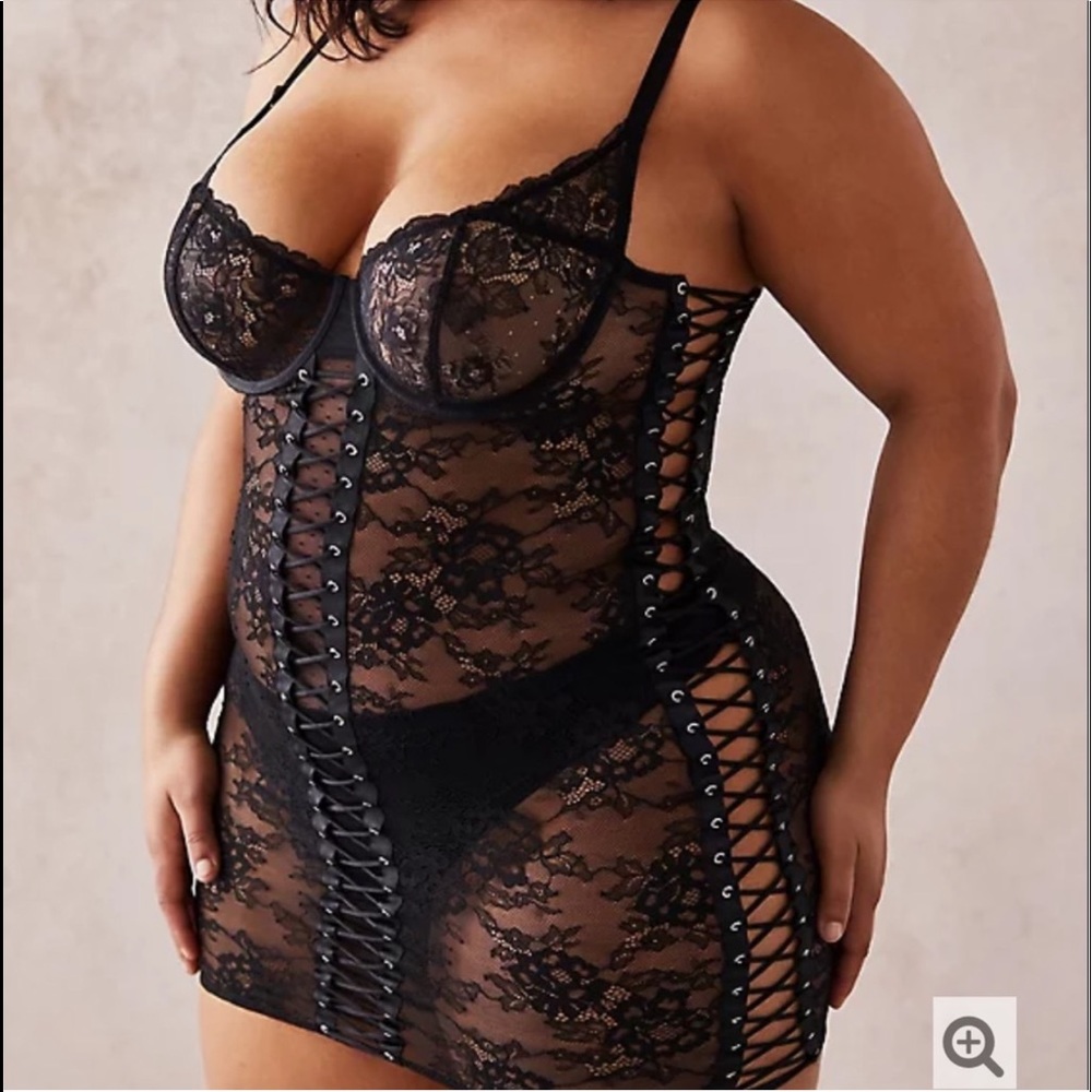 🖤NWT Torrid Black Lace-Up Underwire Chemise 5X🖤